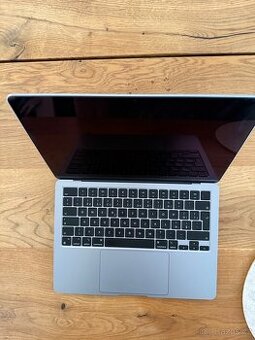 Apple MacBook Air 13,6" (2024)/M3/16GB/512GB / vesmírně šed