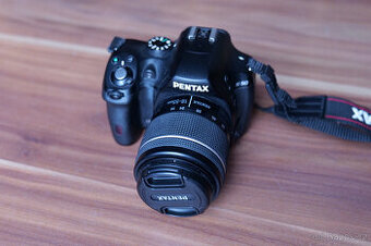Pentax K-50 + setový objektiv 18-55 DAL