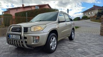 toyota rav4 4x4  2.0 benzin ve velmi peknem stavu