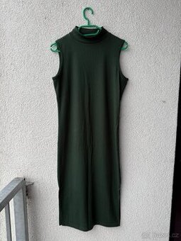 Zelené dlouhé šaty s rozparkem