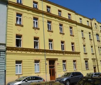 2+kk, 31m2, cihla po rekonstrukci, Praha 8 - Bulovka
