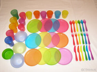 Nádobí a příbory plastové