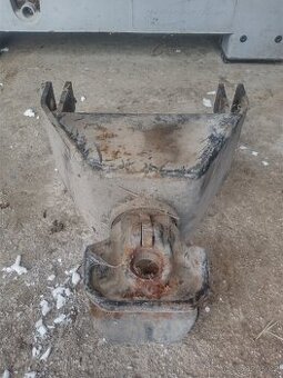 Horní závěs zetor