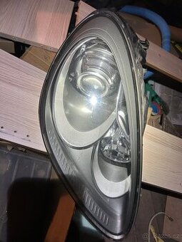 Porsche Cayenne světlomet pravý h7