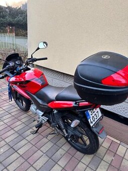 Honda cbf125 r.v.2010 nájezd 15xxx. Stk platná, hezký stav