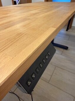 Elektrický polohovací stůl