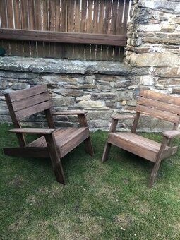 Prodávam dvě rustikální křesla