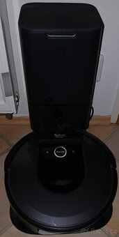 Prodám robotický vysavač iRobot Roomba i7+, typ 7558