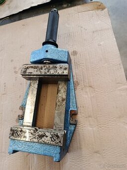 Svěrák Strojtex PS 125