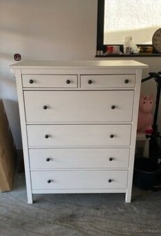 KoMODA IKEA HEMNES V BÍLÉM MOŘIDLE