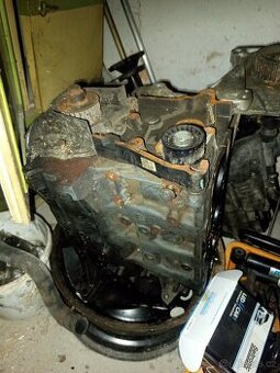 Spodek motoru Vectra c 1.9 CDTI 110kw