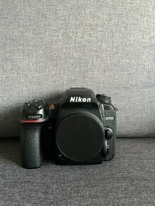 Nikon D7500