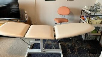 Kosmetické lehátko,lampa se stojanem a židlička k lehatku