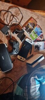 Nintendo Switch OLED + příslušenství