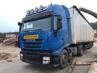 IVECO TRAKTOR + NÁVĚS SCHMITZ (posuvná podlaha)