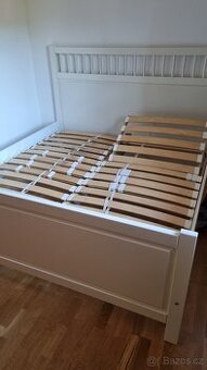 Postel 180x200 Ikea bila