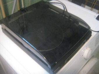 Prodám gramofon Sony PS-J10 na díly.