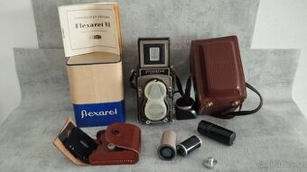 Starý fotoaparát Flexaret VI automat s příslušenstvím