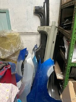 Škoda dily - dveře , kapota , světla nárazník