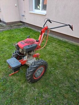 Zahradní a zemědělský stroj VARI (Honda) systém s příslušens