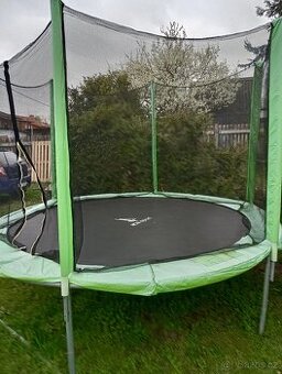 Trampolína