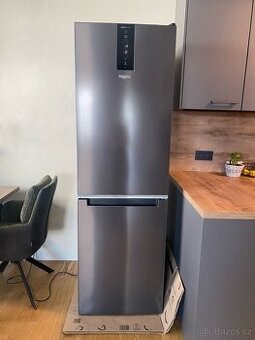 Kombinovaná volně stojíci lednice Whirlpool