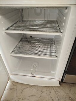 Lednice s mrazákem elektrolux