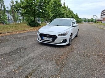 Hyundai i30 půjčovna auta
