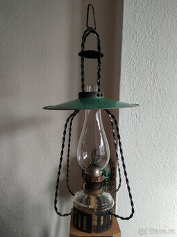 Stará petrolejová lampa