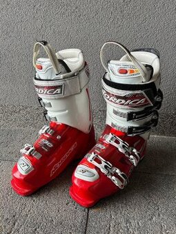Lyžařské boty Nordica velikost 25.5 cm