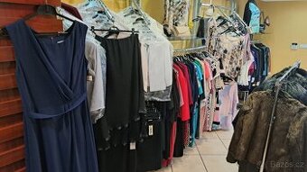 Nabízí se sklad oděvů