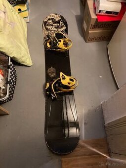 Snowboard Gravity 160 cm + vázání – opravený, plně funkční