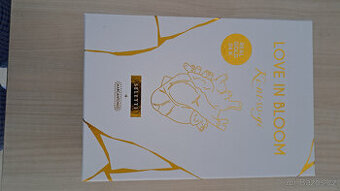 Porcelánová váza zlatým dekorem Love in Bloom