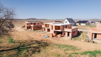 Prodej hrubé stavby rodinného domu v obci Čistá u Mladé B.