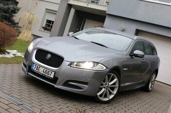 Jaguar XF 3.0 ČR, Automat, Navigace - 1