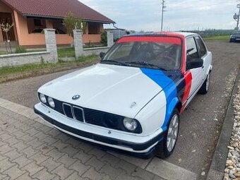 BMW e30 coupe