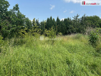 Prodej pozemku k výstavbě rodinného domu, jehož součástí je 