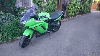 Prodám Kawasaki er 6 f