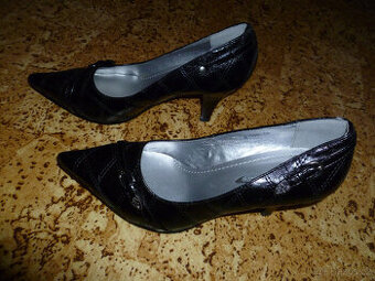 Nové dámské černé lodičky, velká sleva