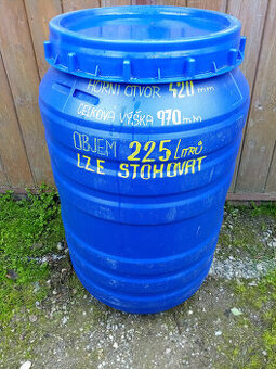 Plastový barel