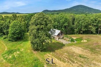 Prodej stavebního pozemku 1145 m² + 4 319 m² soukromí - Heřm