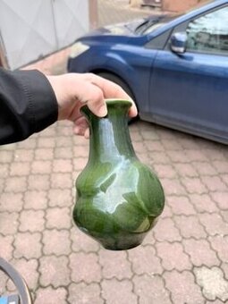 Zelená keramická váza