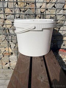 Prodám plastový kbelík