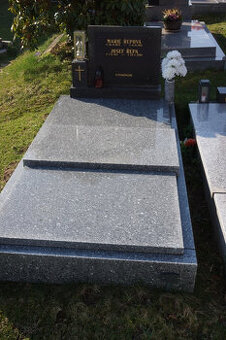 Hrobové místo v obci Veliš u Benešova