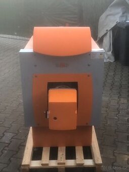 Prodám  kotel na olej 17 - 20 Kw