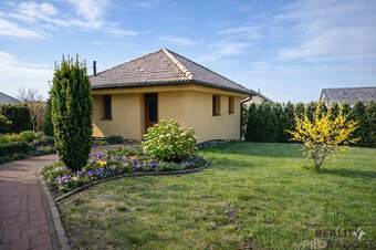 Pronájem rodin. domku 2+kk 68m2  s dvojgaráží na Srubci