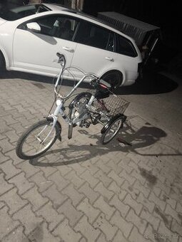 Prodám tříkolku na kterou lze dát motor