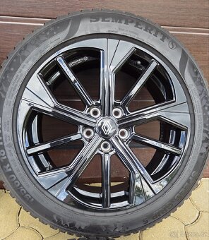 Zánovní zimní sada Renault Megane E-Tech 18" 195/60/18