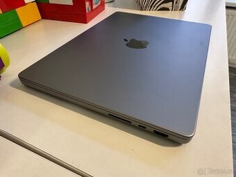 MacBook Pro M2 14" 512GB 16GB RAM
