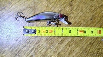 Nový agresivní wobler 5,5cm - stříbrný na dravce. 🎣